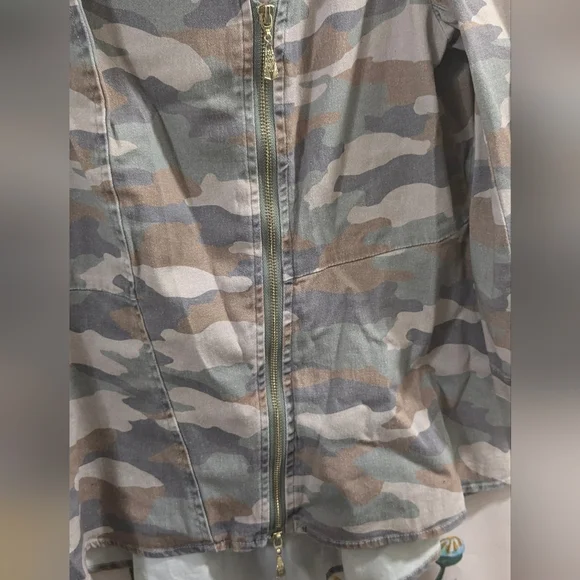NWOT Venus Camo Jacket - Picture 3 of 9